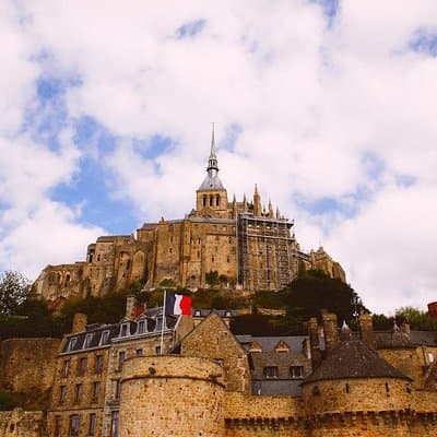 Best Private 12 hs tour to Mt. Saint Michel from Paris Hotel 3