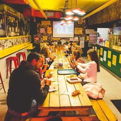 Food Tour in East Village in French