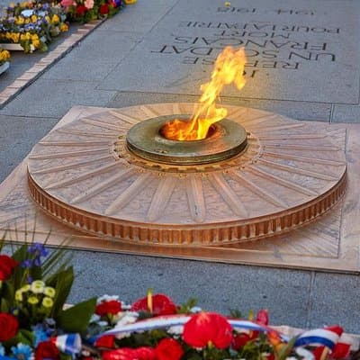 Half-Day Private Guided Walking Historic WW2 Tour of Paris