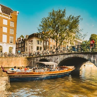 The Ultimate Amsterdam Canal Cruise - 2hr - Small Group with Drinks & Snacks 5