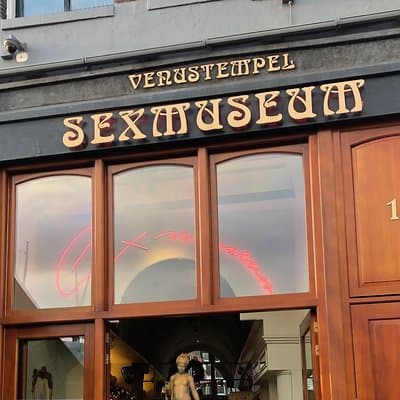 Red light district, English tour 4