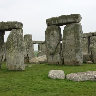 London: Private Tour to Stonehenge and Highclere Castle 4