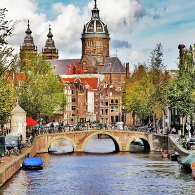 Airport Transfer: Schiphol Airport AMS to Amsterdam by Luxury Van 3