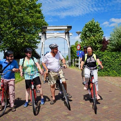 Amsterdam: Bike Rental & free Self Guided bike tour EN/FR/DE/ES 5