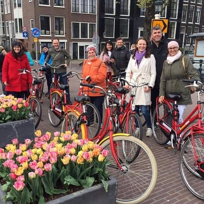 Amsterdam: Bike Rental & free Self Guided bike tour EN/FR/DE/ES