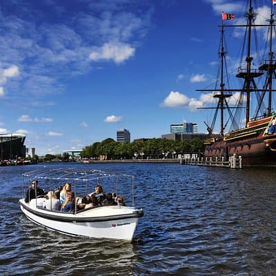 Amsterdam: 60-Minute Guided Private Canal Cruise with Drinks 2