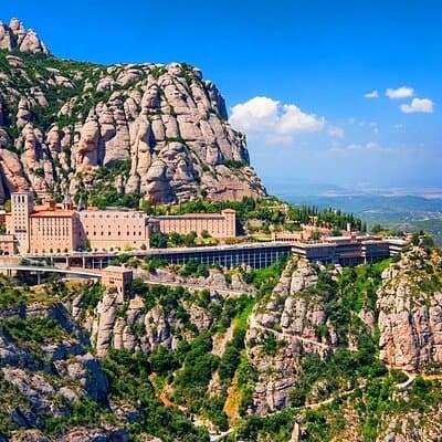 Montserrat & Hot-Air Balloon Ride with Monastery visit with Hotel pick-up 4