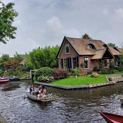 Small-Group Tour to Windmills & Giethoorn with boat tour 5