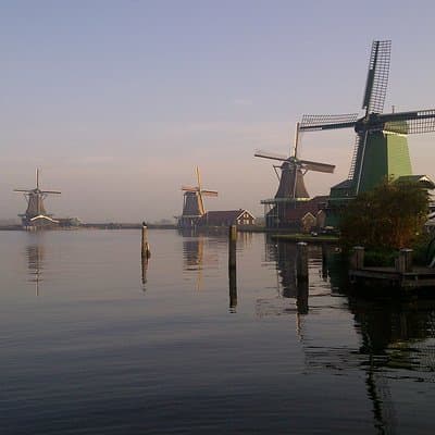 Small-Group Tour to Windmills & Giethoorn with boat tour