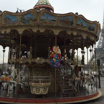 Mixed Private Historic Tour of Paris in Russian 2