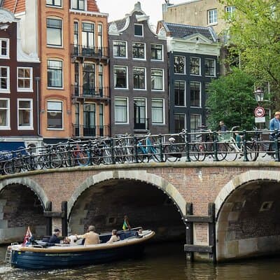 Amsterdam: Cultural Highlights + UNESCO Canals in EN/DE/ES/FR/IT 2