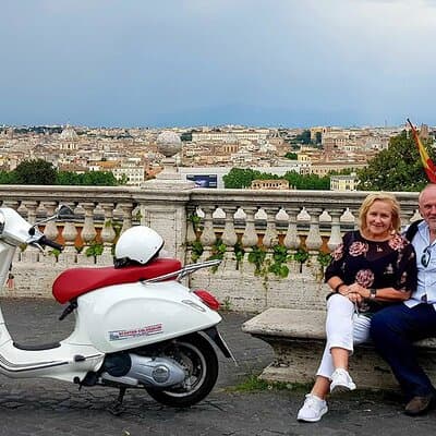 Rome Vespa Primavera 125 cc Rental - 72 Hours Rental 4