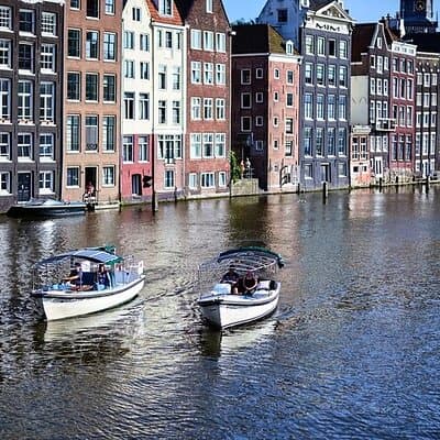 Amsterdam 2-hour Private Canal Cruise with Live Guide and Drinks 4