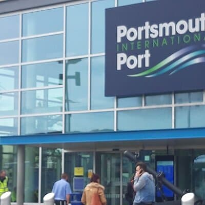 Single - Return Private Transfer London or LHR Airport to Portsmouth Cruise Port 4