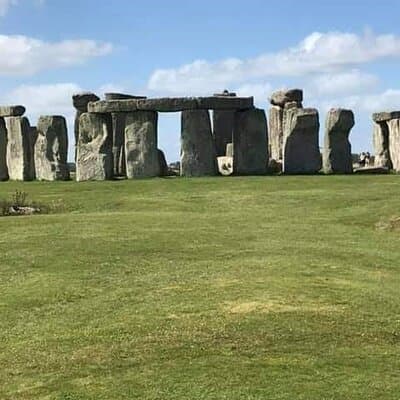 Private Round Trip from London to Stonehenge & Salisbury & Bath