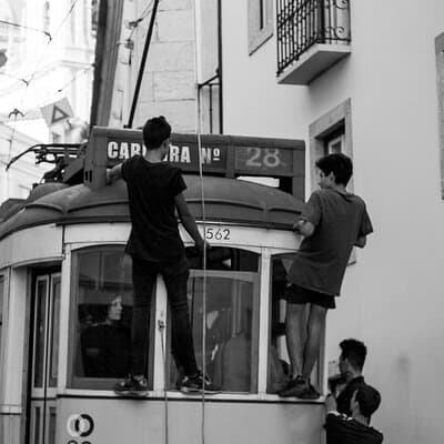 Photography Workshop-Tour in Alfama - Lisbon 3