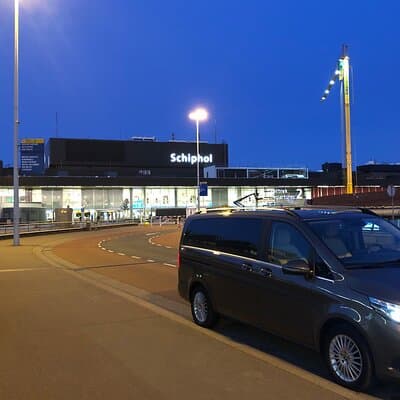 Private transfer Schiphol airport to or from The Hague & Delft 3