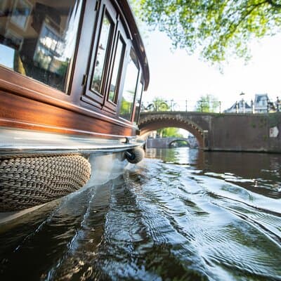 Private Boat Tour Amsterdam - 90 Min incl. welcome drink on historic saloon boat 3