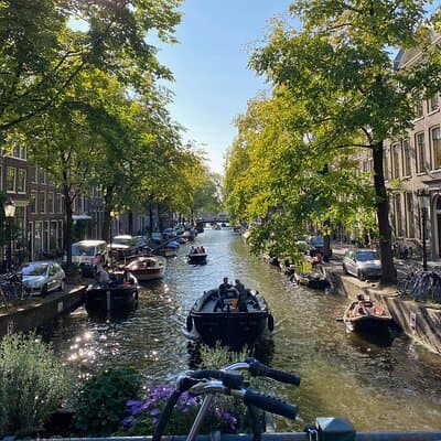 Explore hidden streets with friends - Private Tour 3