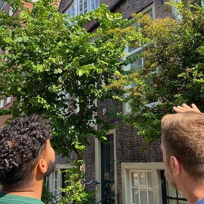 Explore hidden streets with friends - Private Tour 5