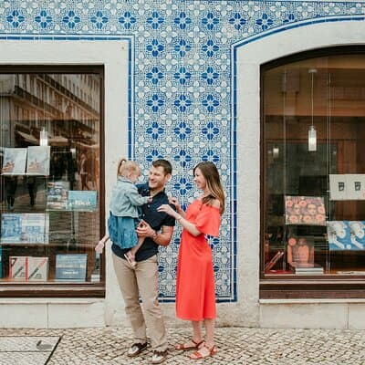 Private Vacation Photography Session with Local Photographer in Lisbon