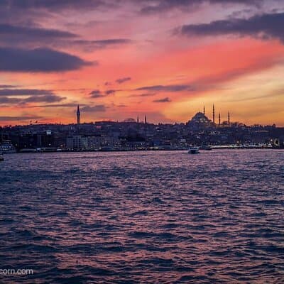 Bosphorus Private Sunset Cruise on a Yacht with Wine 3