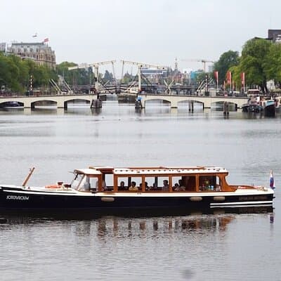 Morning Canal Cruise Amsterdam in Small-Group 2