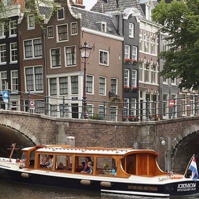 Morning Canal Cruise Amsterdam in Small-Group