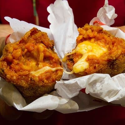 Food Tasting Walking Tour in Trastevere - Rome (SHARED) 4