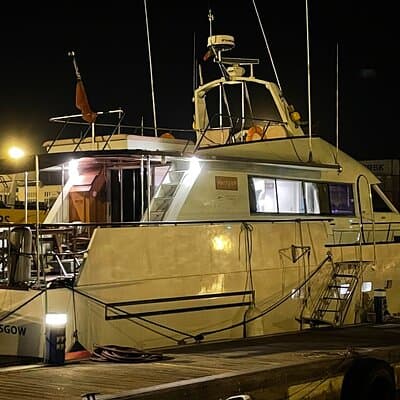 Sunset Cruise Lisbon | VIP Yacht Lisbon Party 3