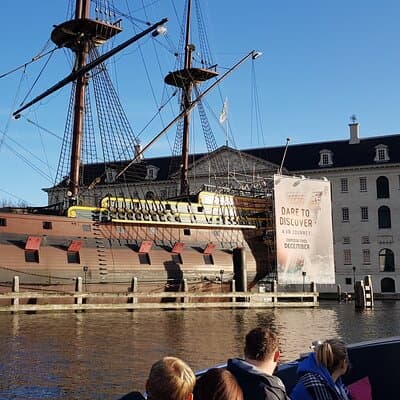Classic Salonboat Tour in Amsterdam Including Cheese and Wine 2