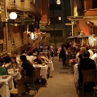 2 Hours Taksim Square and Istiklal Street 4