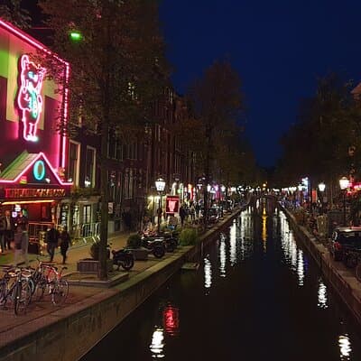 Red Light District Tour by Locals, Small Group (approx 4)