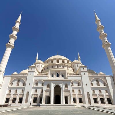 From Dubai to Fujairah: Full Day Tour with Sheikh Zayed Grand Mosque