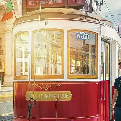 Photoshoot with a professional photographer in Lisbon 3