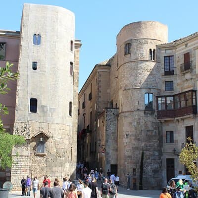 Barcelona walking tour Gothic Quarter and Ramblas+Boat trip 2