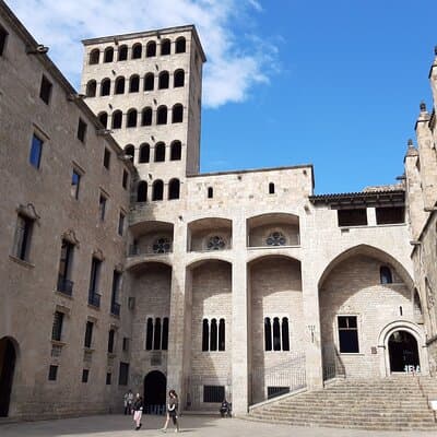Barcelona walking tour Gothic Quarter and Ramblas+Boat trip 4