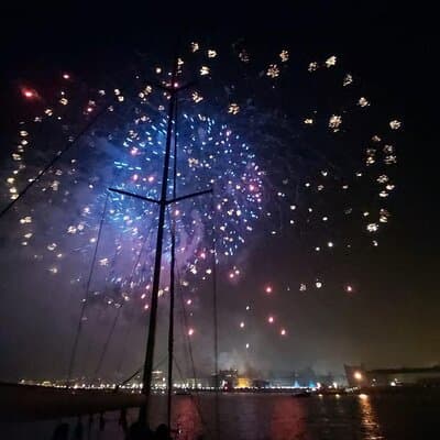Passing the Year in a Boat with Champagne and Fireworks 4