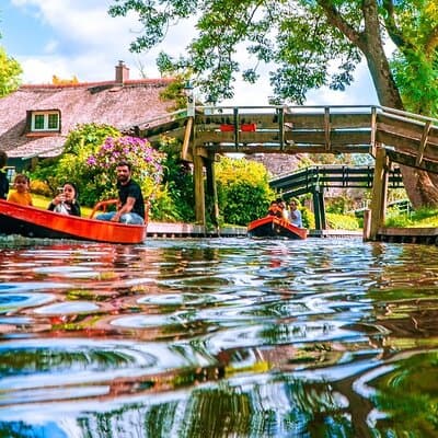 Giethoorn Private Tour & Boat Trip From Amsterdam 3
