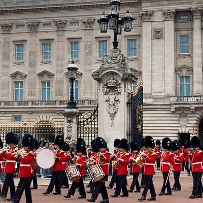 Classic London Tour with a Professional Private Guide 3