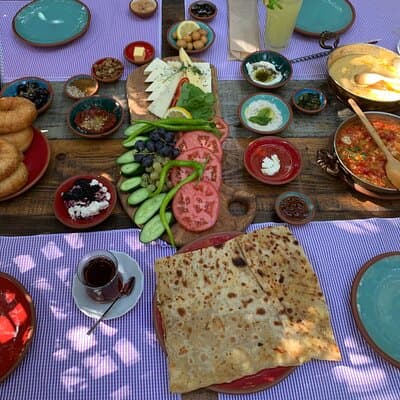 Private Istanbul Food Tour: Karakoy, Kadikoy and Two Continents 4