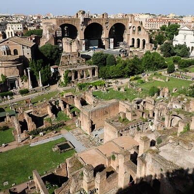 Colosseum & Roman Forum Guided Tour 5