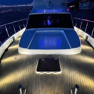 Private 2-Hour Bosphorus Cruise with Yacth 3