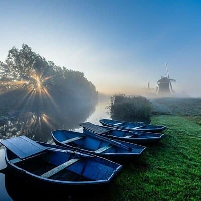Best of Dutch Countryside: Giethoorn, Windmills, Secret Villages 3