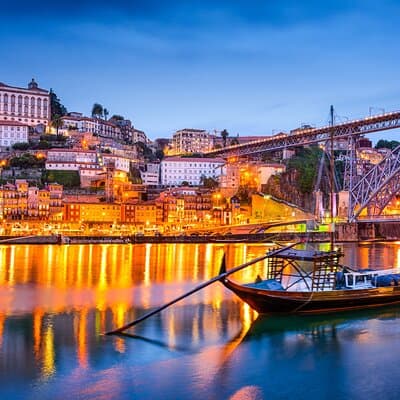 Transport Lisbon/Porto Porto/Lisbon with 2 optional stops 4