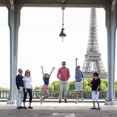 Photo shoot in the Eiffel Tower area 2