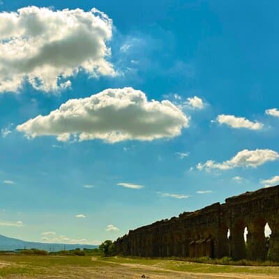 Urban Hike to the Aqueduct Park in Rome 2