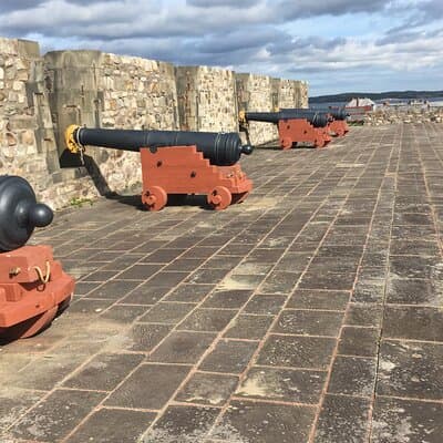 Black Wood Tours: Fortress of Louisbourg Tour 2