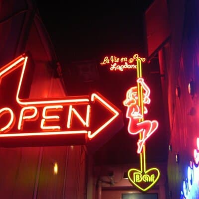 Amsterdam: Guided Red Light District and City Walking Tour 2