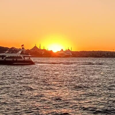 Sunset Cruise with Dinner in Bosphorus 4